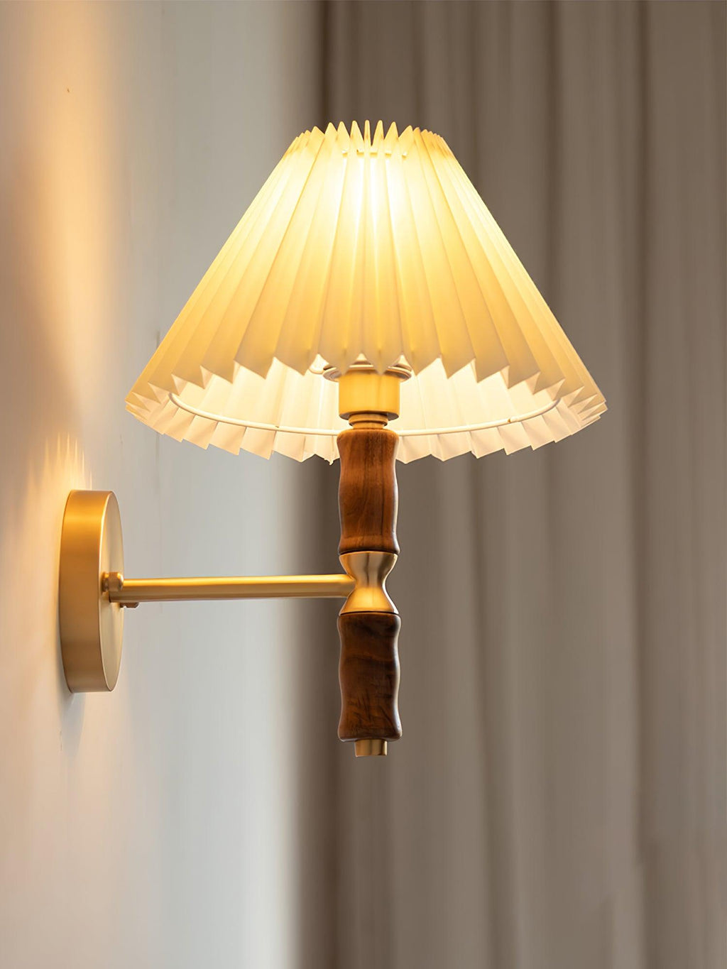 Ernest Applique Murale Vintage Industrielle En Tissu Plissé Et Noyer - Neutralighting