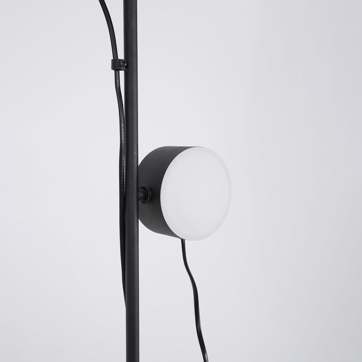 Arisha Lampadaire Linéaire Minimaliste, Métal/Acrylique, Noir, Salon - Neutralighting