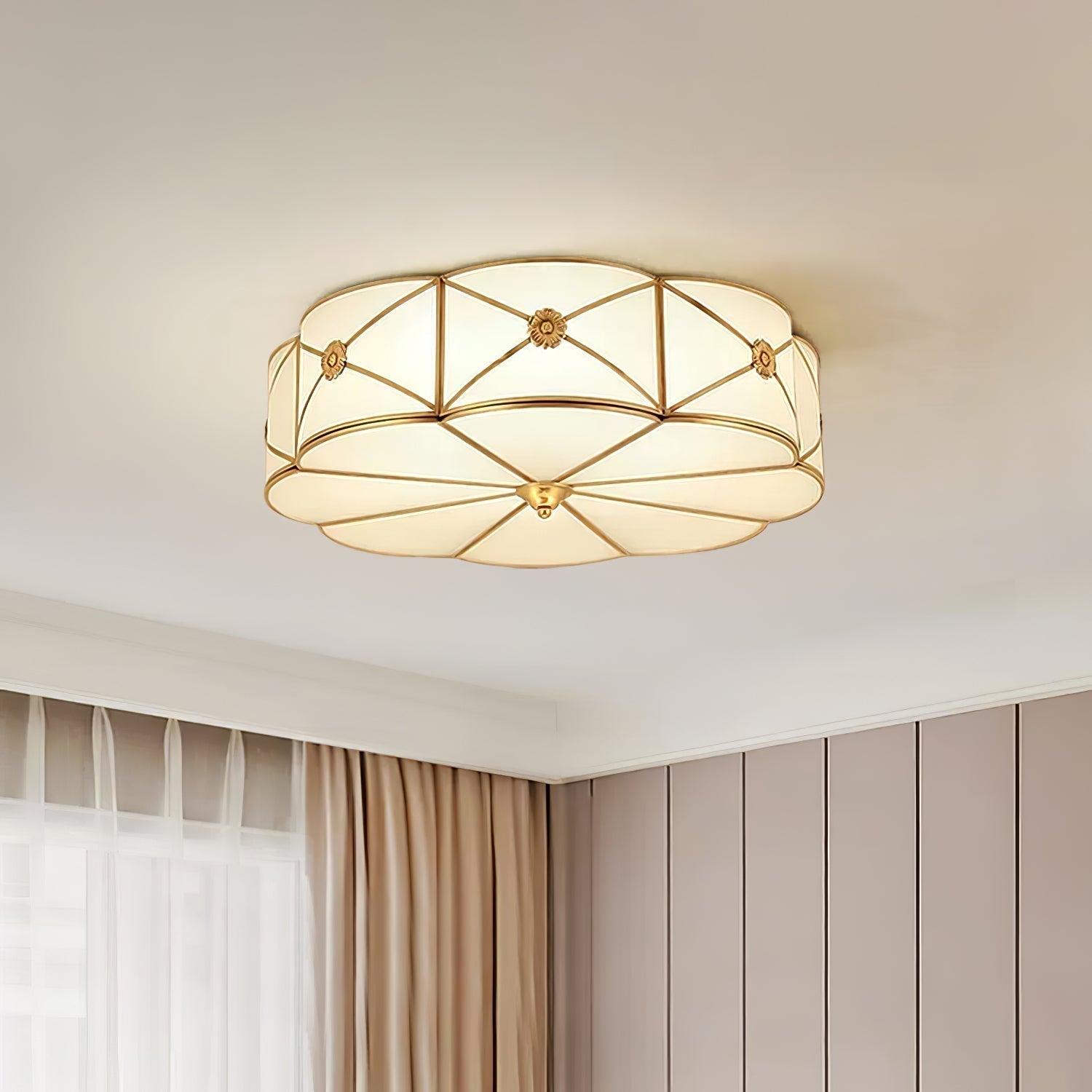 Solara Plafonnier Laiton Coquille Dépoli Classique - Neutralighting