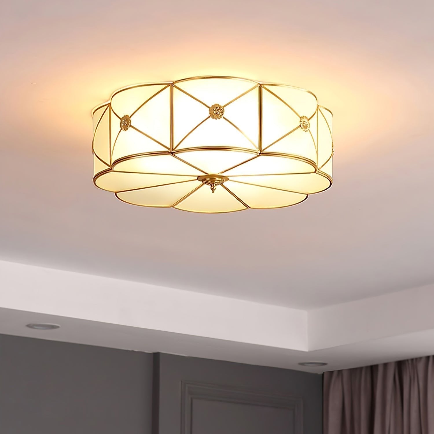 Solara Plafonnier Laiton Coquille Dépoli Classique - Neutralighting