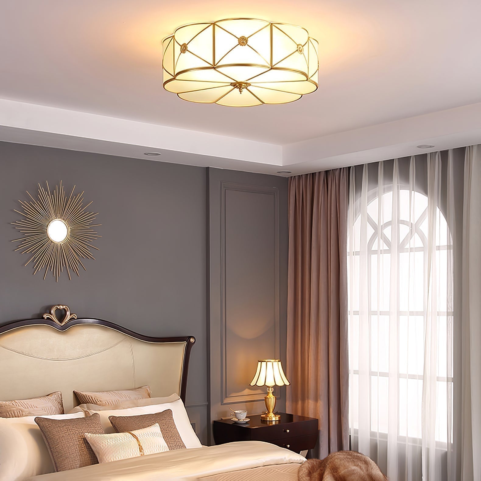 Solara Plafonnier Laiton Coquille Dépoli Classique - Neutralighting