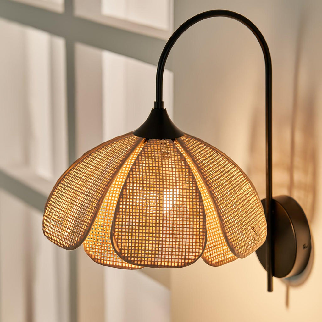 Zevelia Applique Murale Rattan Pétale Naturel Élégance - Neutralighting