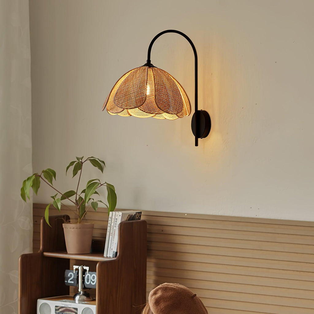 Edria Lustra Applique Murale Rattan Forme Pétale Élégante - Neutralighting