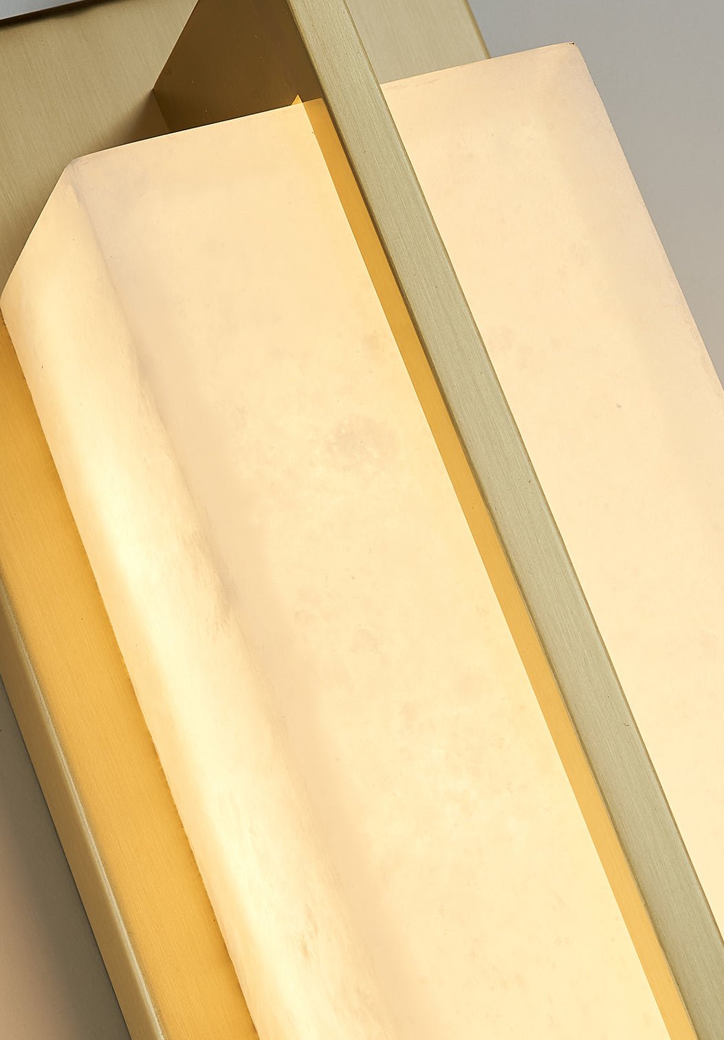 Caspian Applique Murale en Albâtre et Laiton - Neutralighting