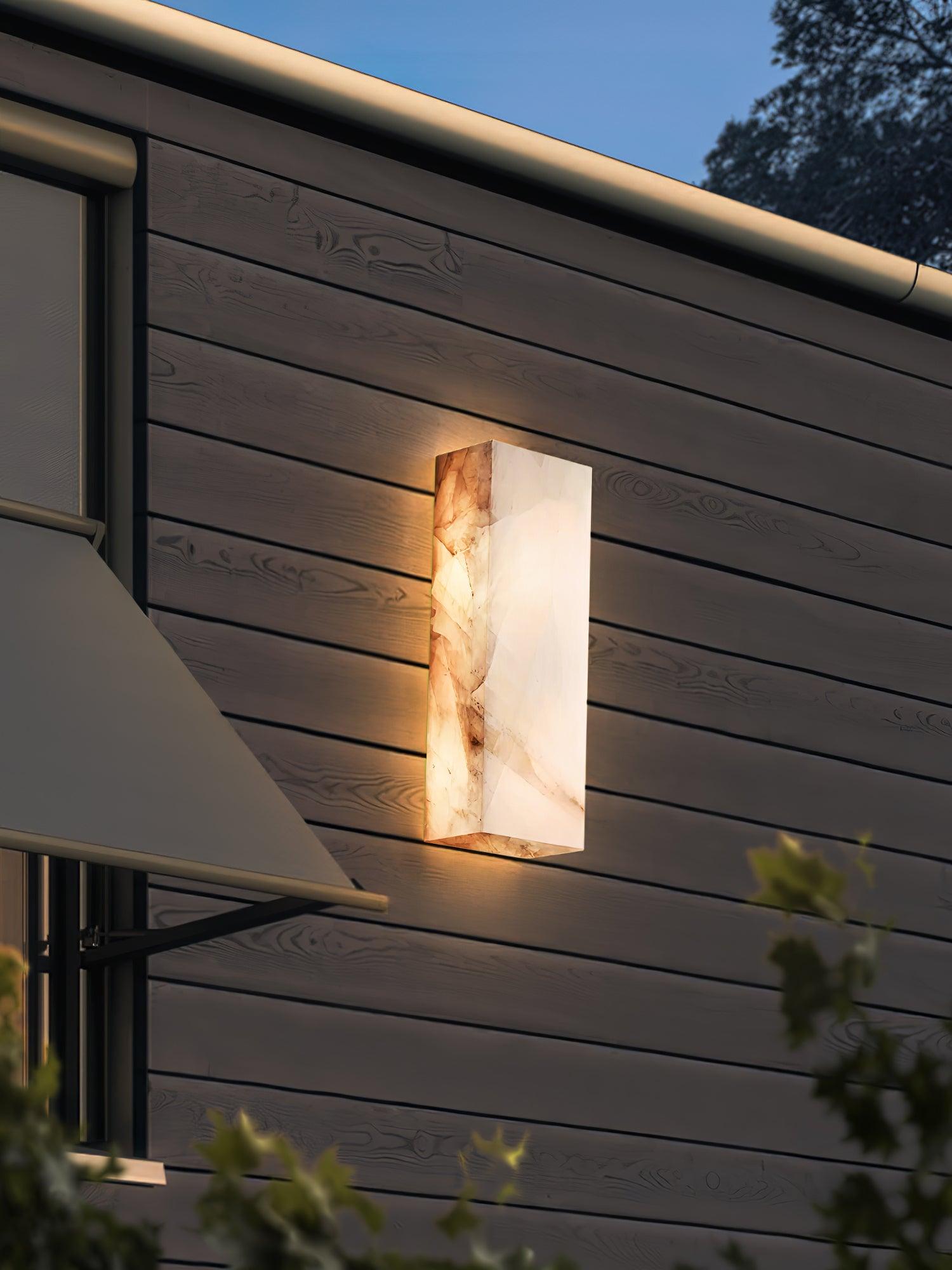 Orvian Applique Murale Extérieure Minimaliste en Albâtre - Neutralighting