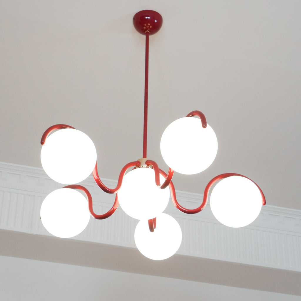 Lustra Chandelier en Verre Blanc avec Globes et Cadre Courbé - Neutralighting