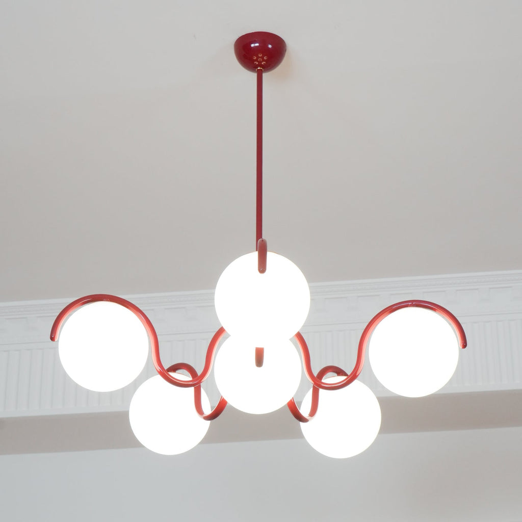 Lustra Chandelier en Verre Blanc avec Globes et Cadre Courbé - Neutralighting