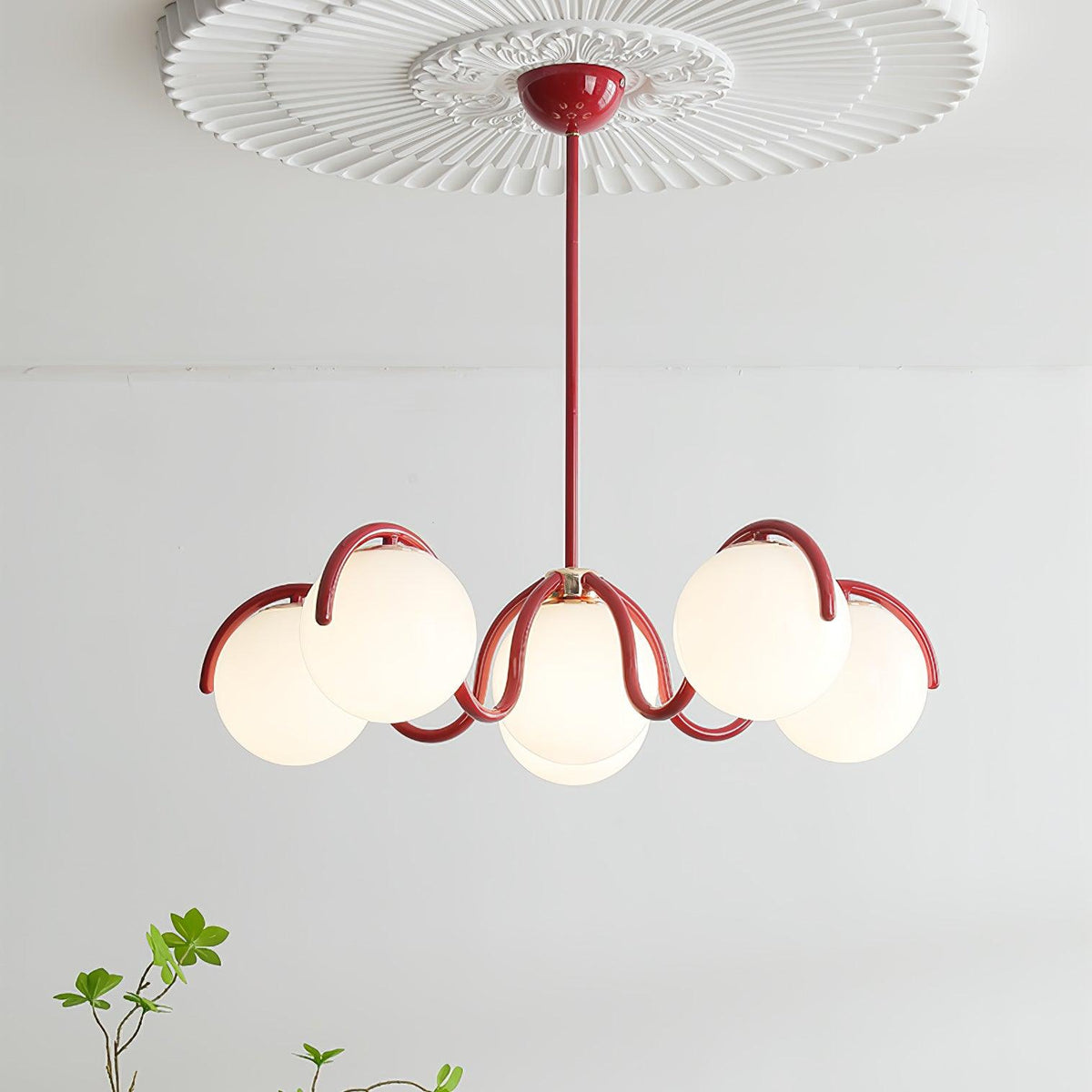 Lustra Chandelier en Verre Blanc avec Globes et Cadre Courbé - Neutralighting