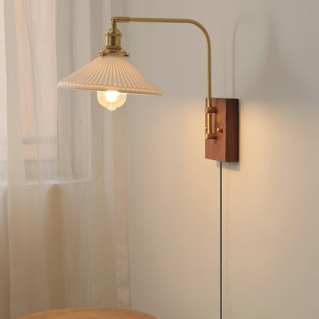 Haloen Applique murale rétro à brancher avec laiton, élégance française en noyer - Neutralighting