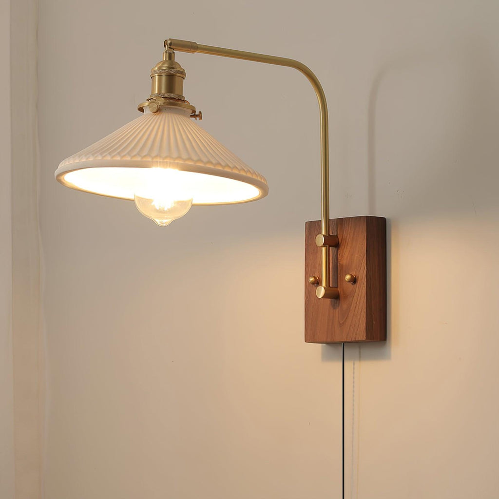 Haloen Applique murale rétro à brancher avec laiton, élégance française en noyer - Neutralighting