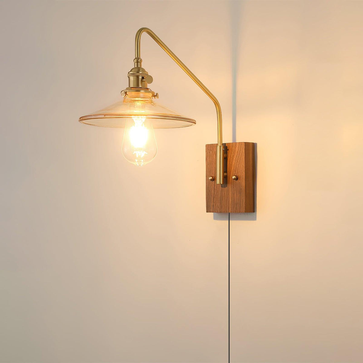 Haloen Applique murale rétro à brancher avec laiton, élégance française en noyer - Neutralighting