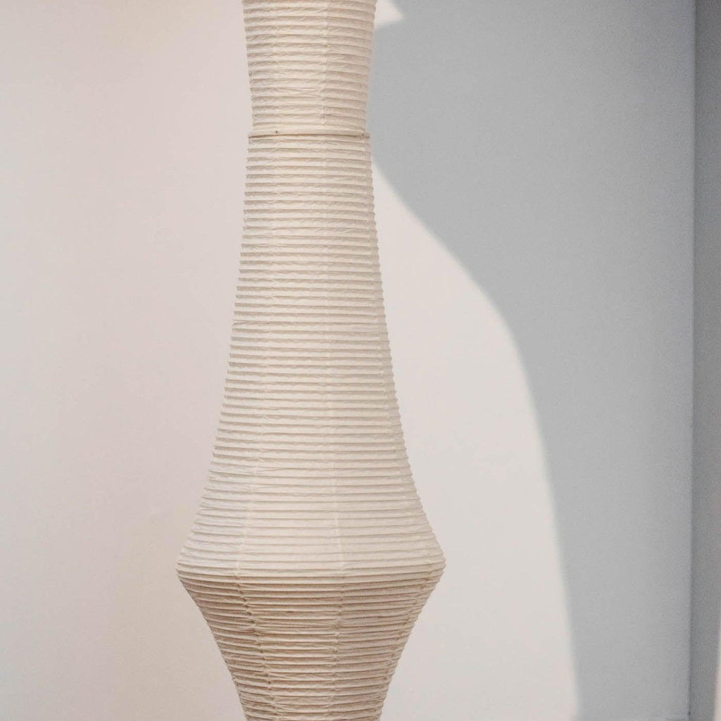 Faye Suspension Sculpturale Verticale en Papier - Neutralighting