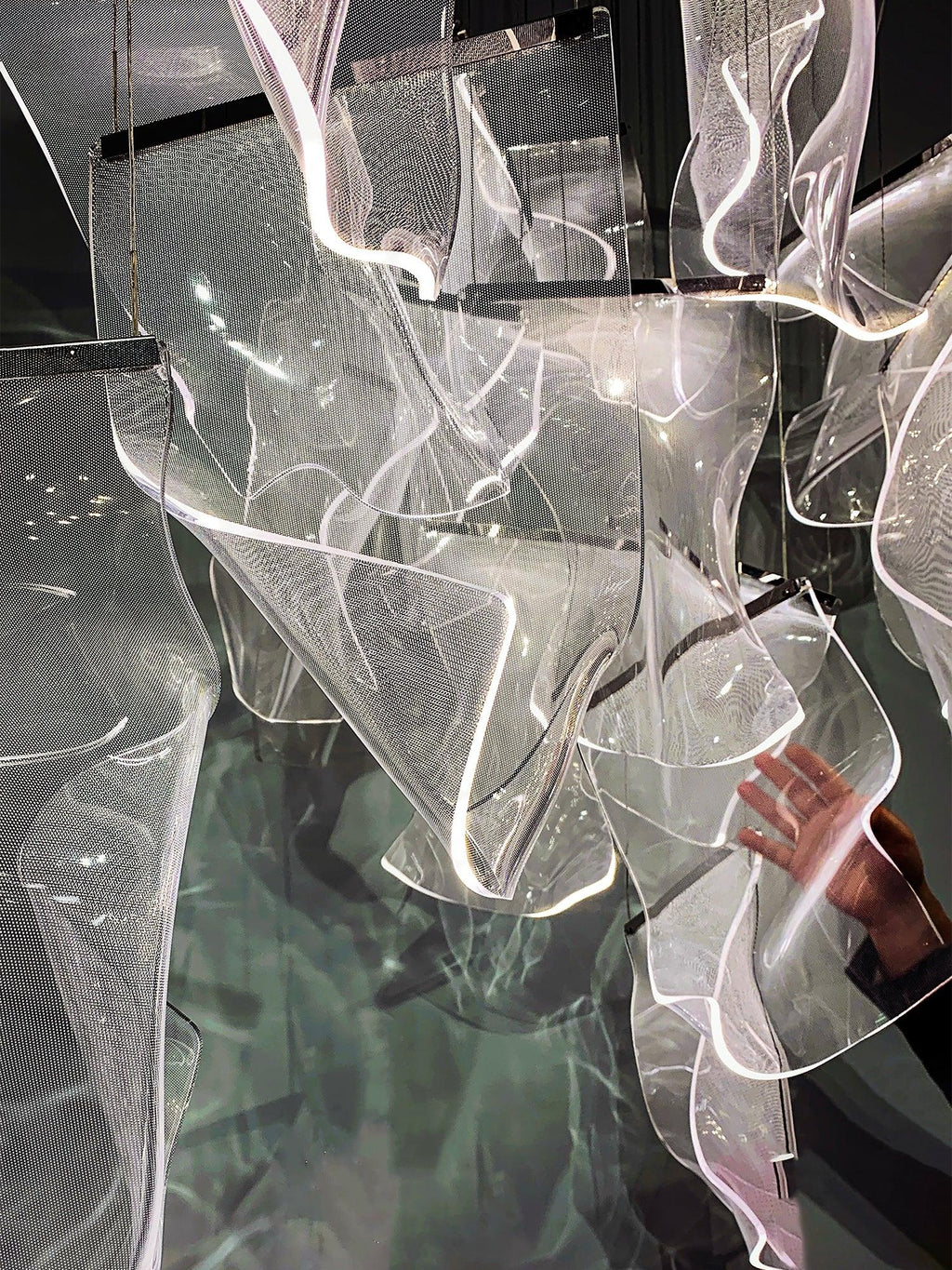 Lustra Chandelier Acrylic LED Abstract Floating - Neutralighting
