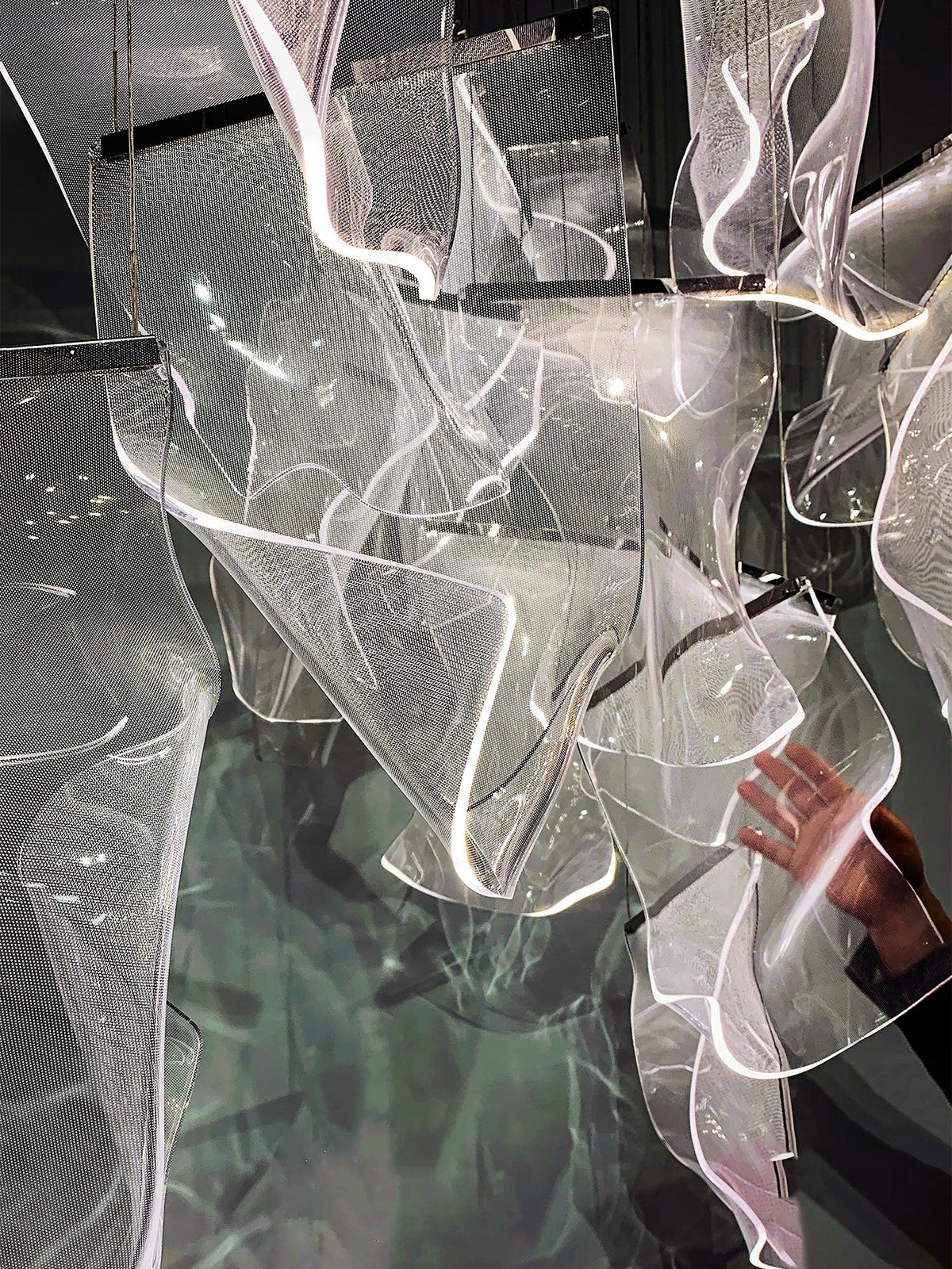 Lustra Chandelier Acrylic LED Abstract Floating - Neutralighting