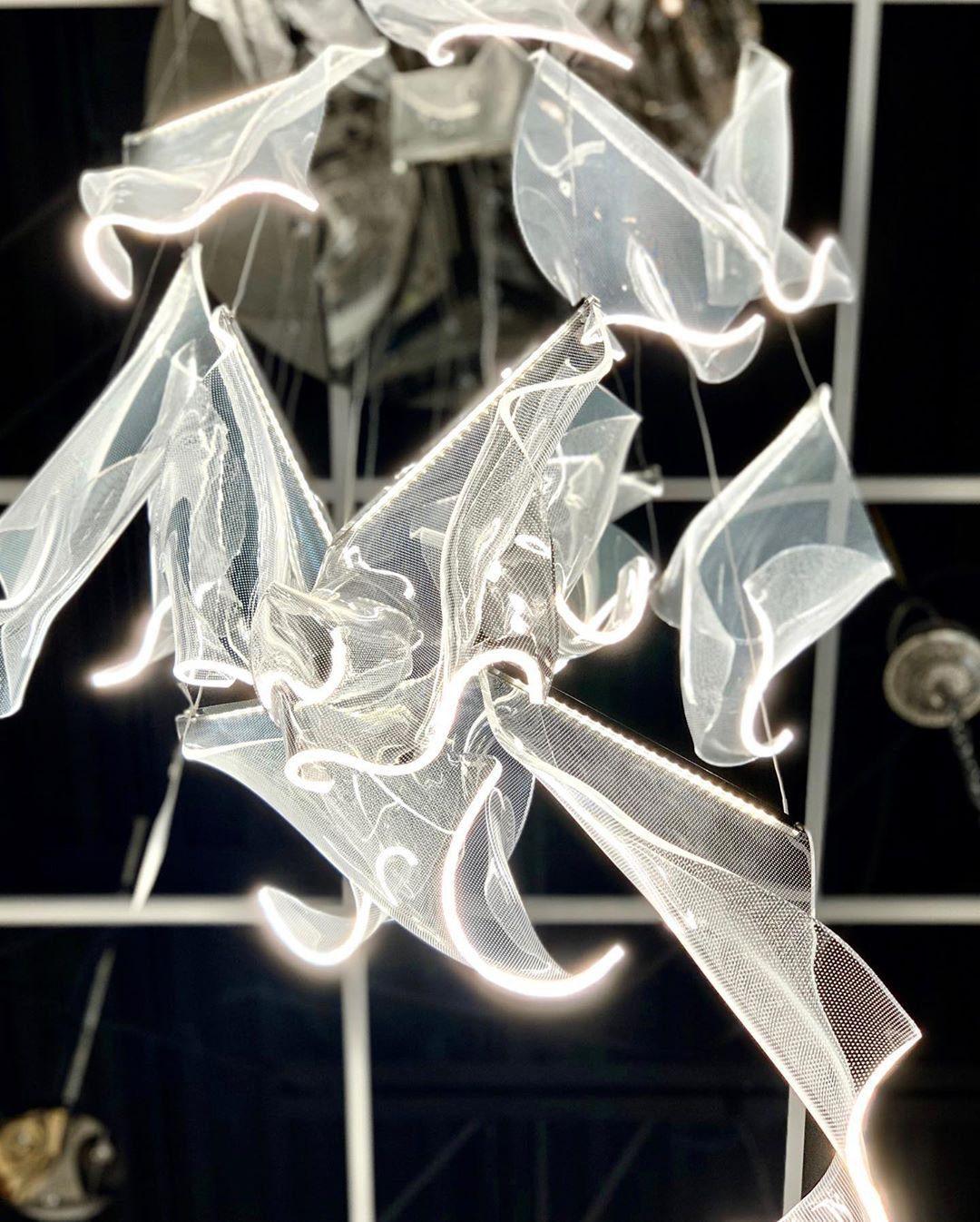 Lustra Chandelier Acrylic LED Abstract Floating - Neutralighting