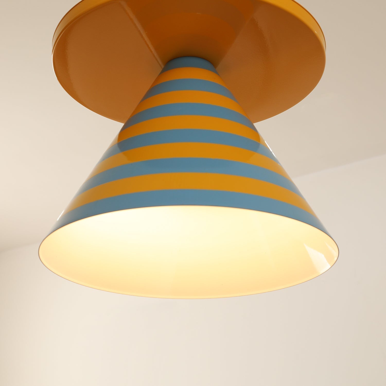 Riva Lampe Pendentive Conique Rayée Ludique Vibrante - Neutralighting