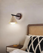 Riita Applique Murale en Travertin en Forme de Cone Triangulaire - Neutralighting