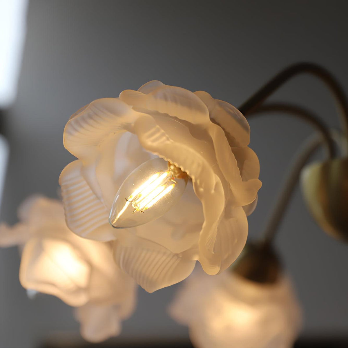 Lustra Chandelier Laiton Verre Rose Floral - Neutralighting