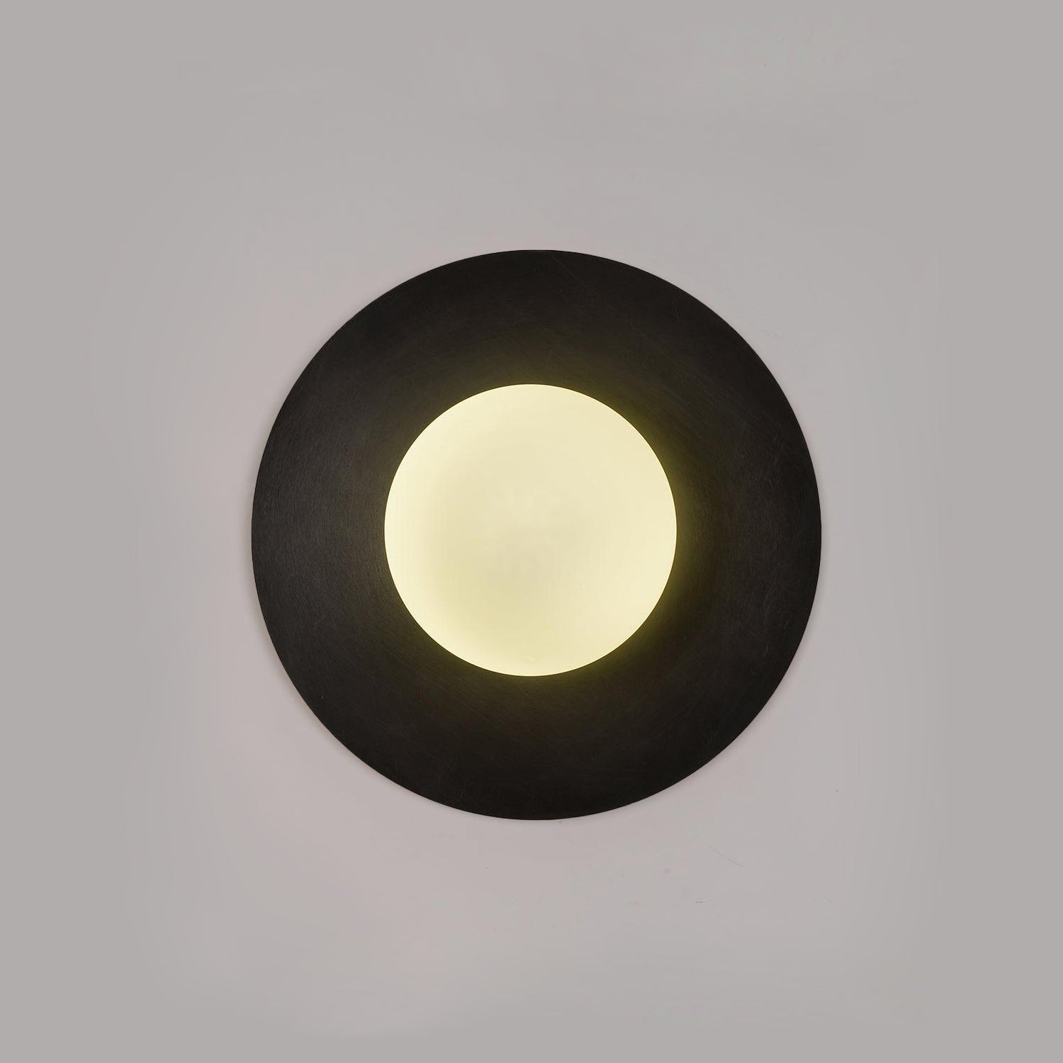 Godfrey Applique Murale Ronde Art Minimaliste en Laiton et Verre - Neutralighting