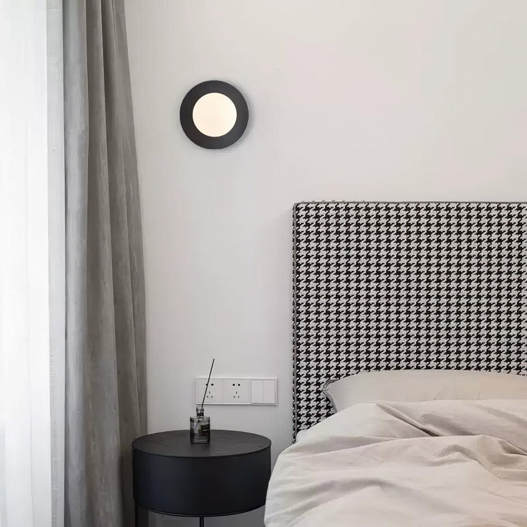 Godfrey Applique Murale Ronde Art Minimaliste en Laiton et Verre - Neutralighting
