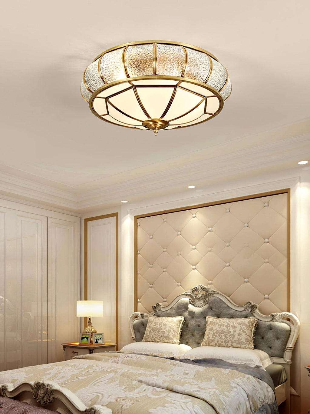 Zothaus Traditional Round Textured Glass Ceiling Light - Neutralighting