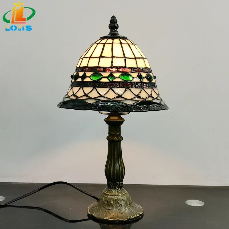 Lampe à poser — De table style tiffany en verre décoratif antique