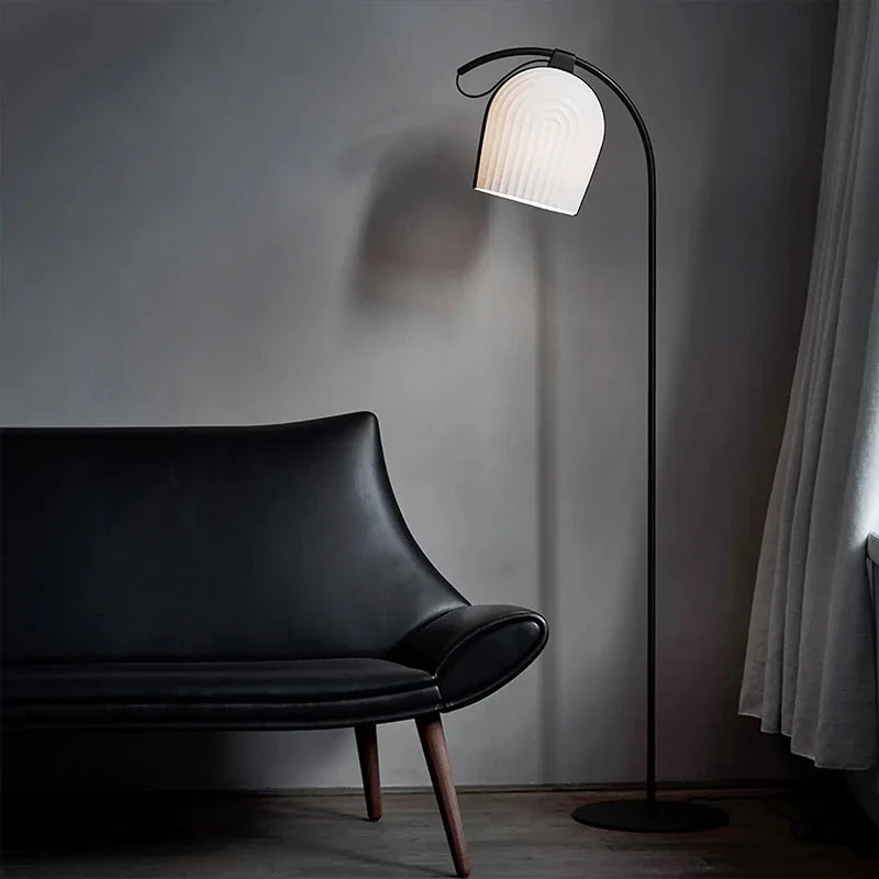 lampe de sol minimaliste pour décoration intérieure moderne