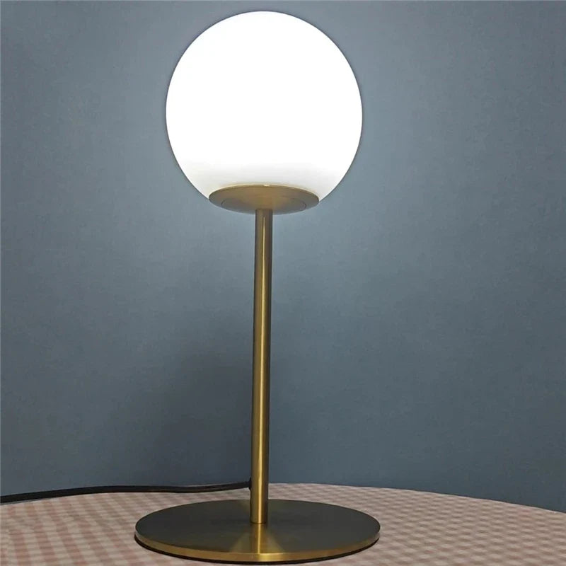 Lampe à poser — De table moderne créative en verre LED nordique