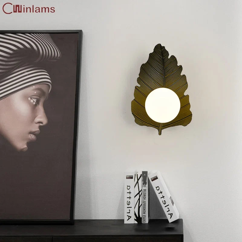 Applique murale design moderne pour éclairage décoratif intérieur Iris Aube - Une Note Actuelle dans le Décor