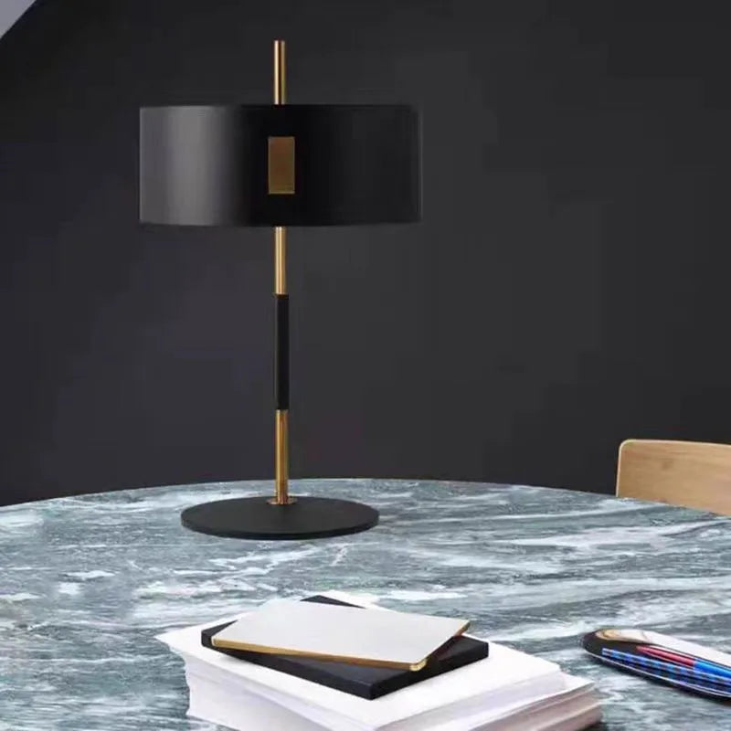 lampe de sol minimaliste pour lecture et décoration intérieure