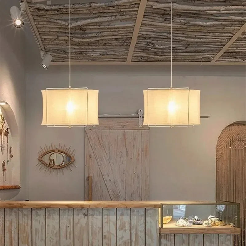 Suspension en coton et lin style wabi sabi fait main pour restaurants et hôtels – Néolys Aube