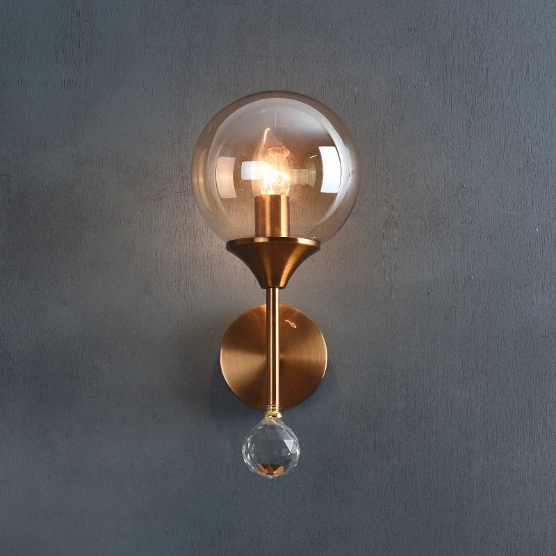 Applique murale en cristal design moderne pour éclairage intérieur Adrien Aube - Reflets Délicats & Élégance Visuelle
