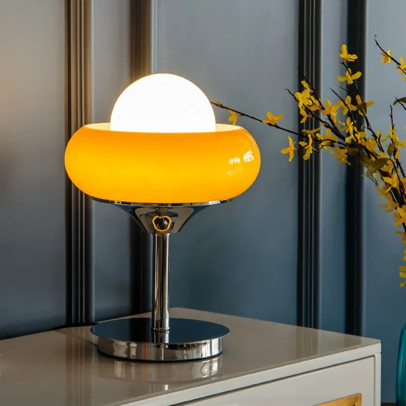 lampe à poser moderne de styliste pour décoration rétro