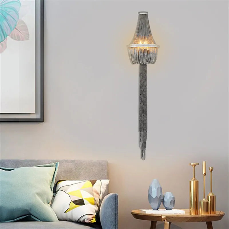 Applique murale à franges avec lumière décorative pour intérieur Manon Rosée en Métal - Lignes Dessinées & Décor Raffiné