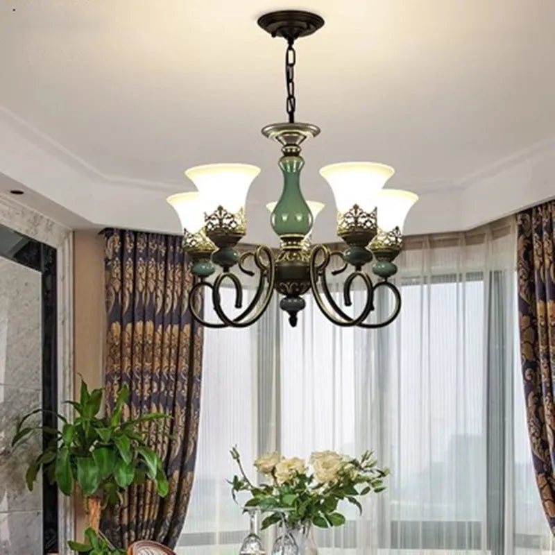 Lustre — Classique antique en céramique et verre vintage