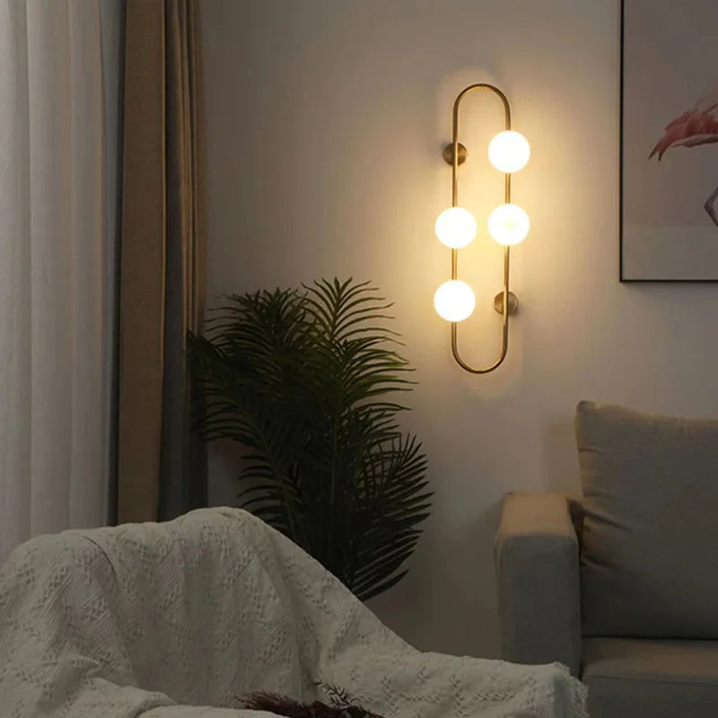 Applique murale led en verre blanc laiteux pour décoration intérieure Cléa Essor - Une Présence Décorative Affirmée