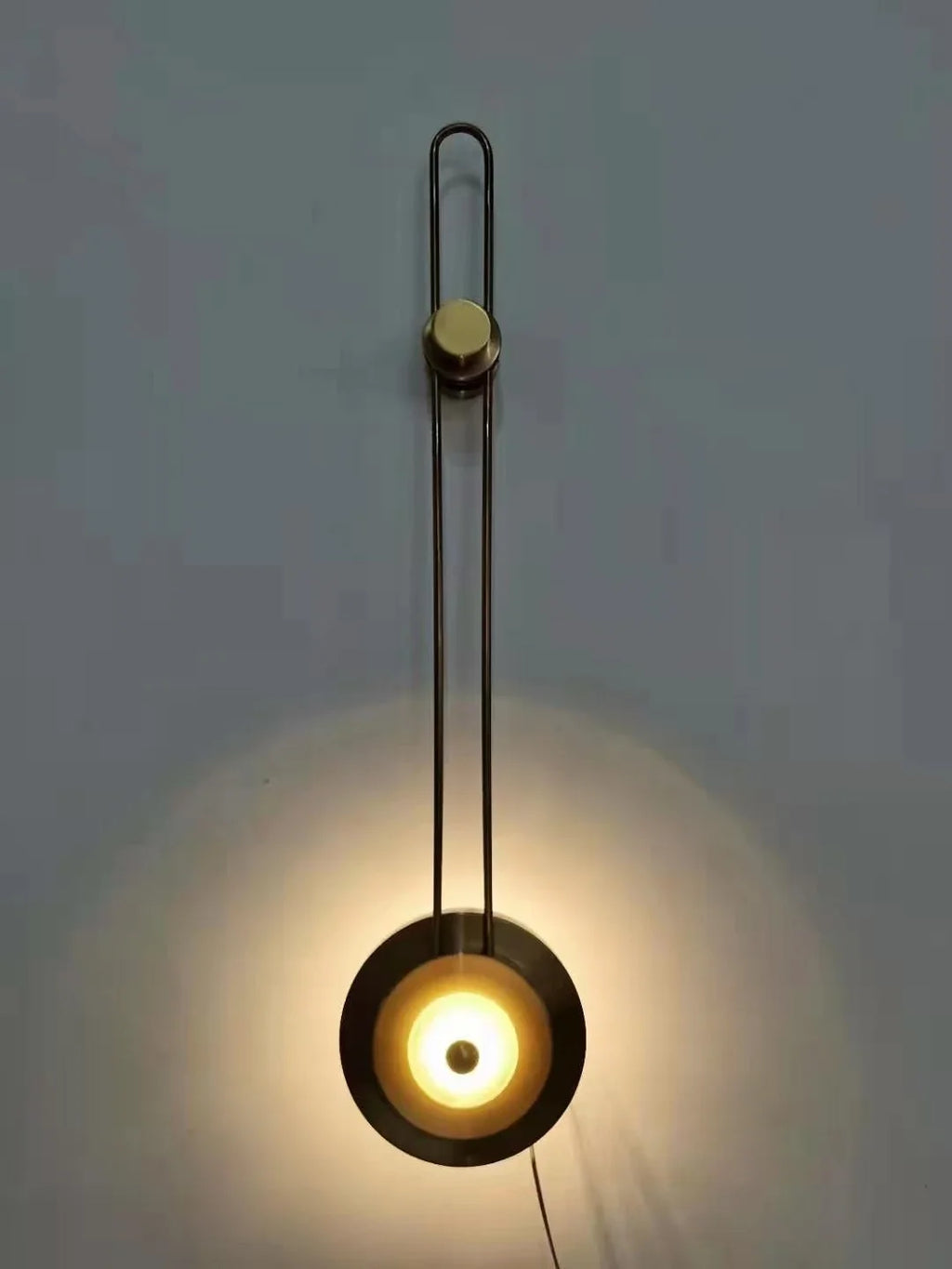 Applique murale moderne minimaliste créative pour intérieur Nélia Mirage - Lignes Épurées & Atmosphère Sereine