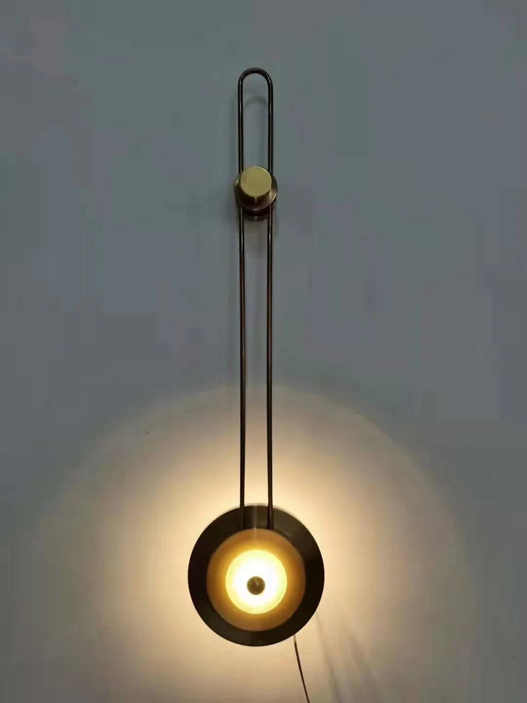 Applique murale moderne minimaliste créative pour intérieur Nélia Mirage - Lignes Épurées & Atmosphère Sereine