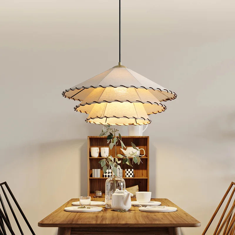 Suspension LED nordique en tissu, coton et lin, forme chapeau, style wabi-sabi pour salon et chambre – Néolys Épure