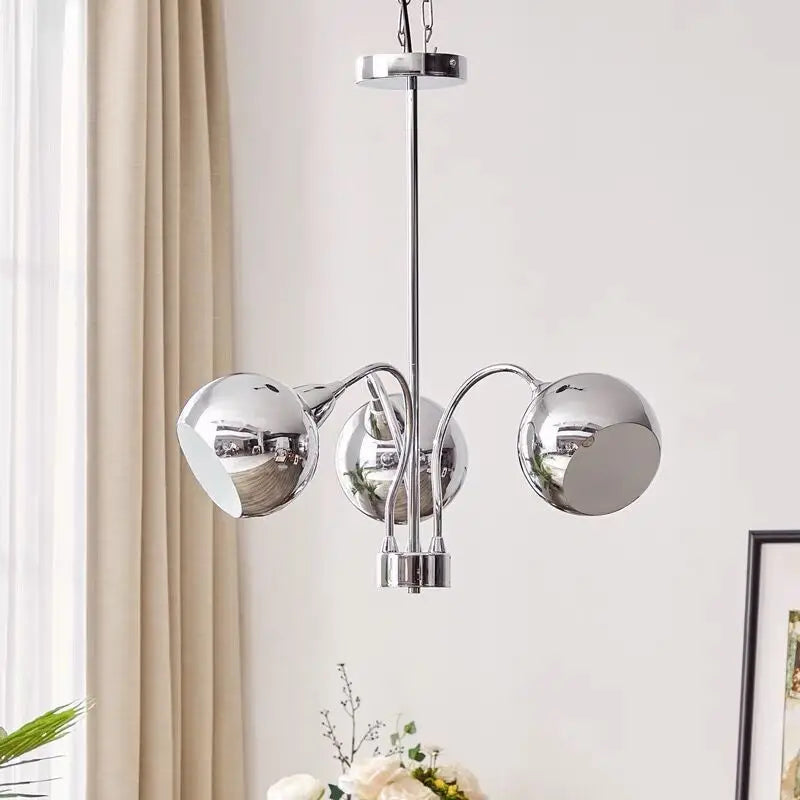 Lustre — Nordique en chrome avec lampes à globe décoratives