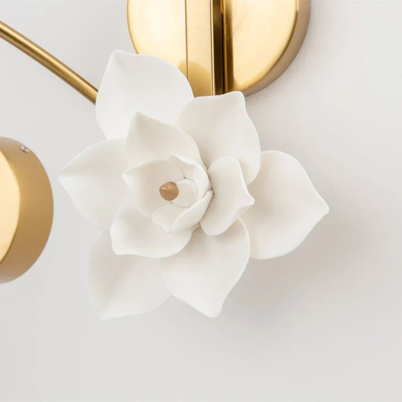 Applique murale à led lotus pour décoration intérieure moderne Isaline Élan en Céramique - Matière Délicate & Présence Singulière