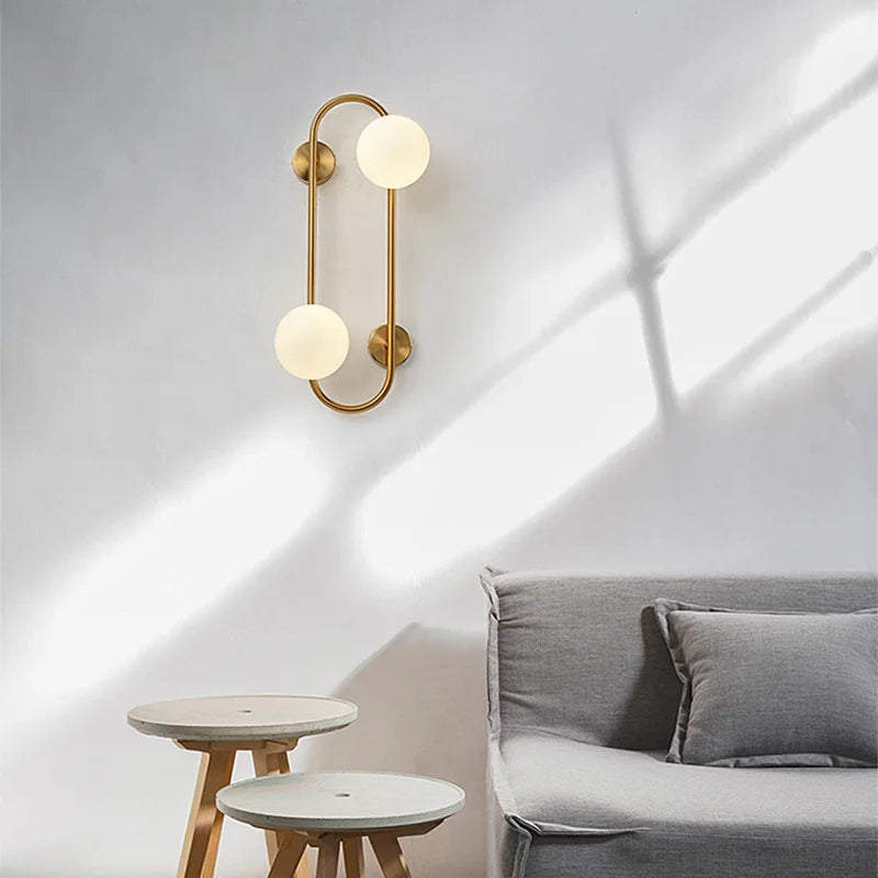 Applique murale led en verre blanc laiteux pour décoration intérieure Cléa Essor - Une Présence Décorative Affirmée