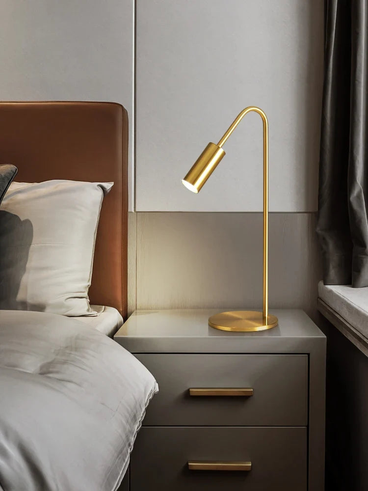 lampe de bureau minimaliste en cuivre pour lecture et décoration