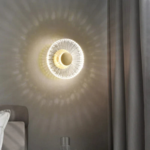 Applique murale led en cuivre et acrylique décoration intérieure nordique Valère Prélude - Une Présence Sobre et Élégante