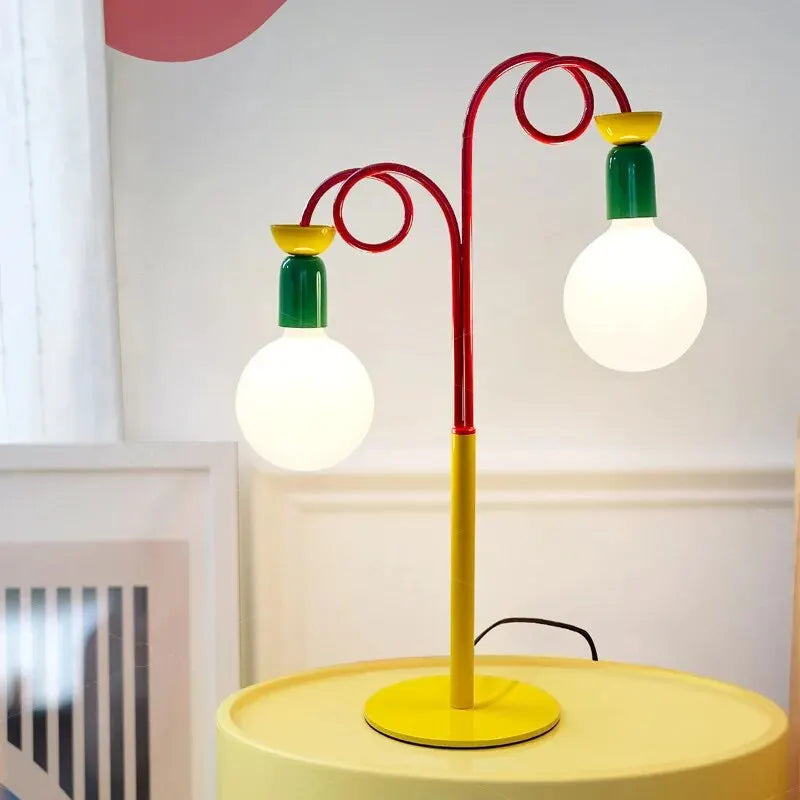 Plafonnier led design moderne luminaire décoratif idéal maison Zélian Lointain - Une Note Actuelle dans le Décor