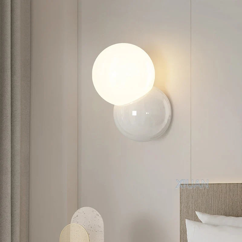 Applique murale — Boule ronde nordique pour éclairage de chambre à coucher crème blanc jaune lampe de chevet salon allée couloir hôtel escalier