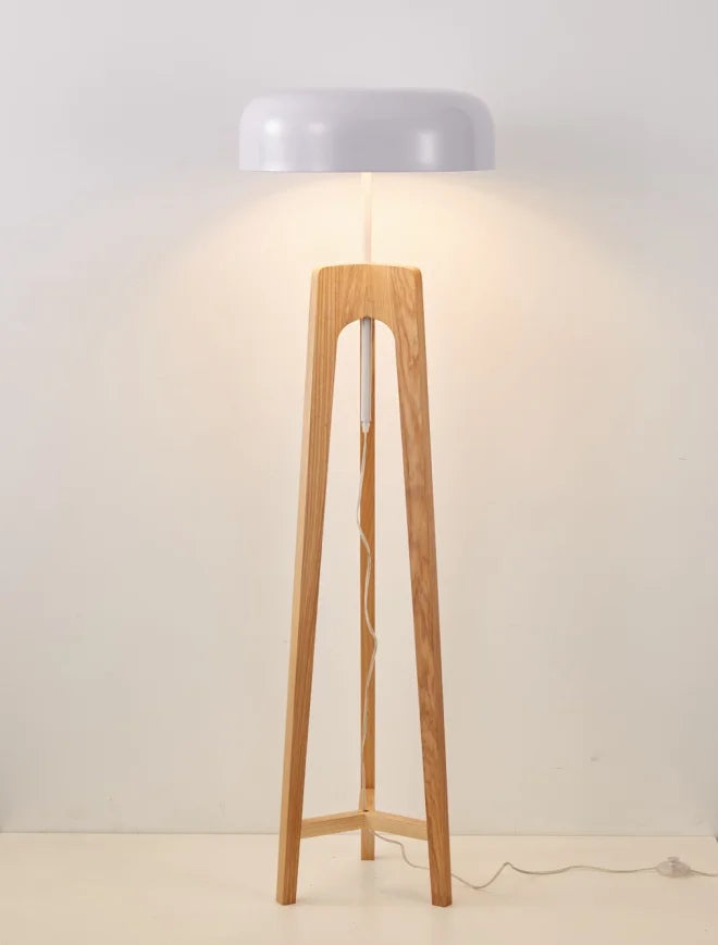 Lampadaire — Classique vintage lampe sur pied trépied lampe champignon