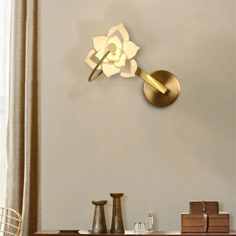 Applique murale à led lotus pour décoration intérieure moderne Isaline Élan en Céramique - Matière Délicate & Présence Singulière