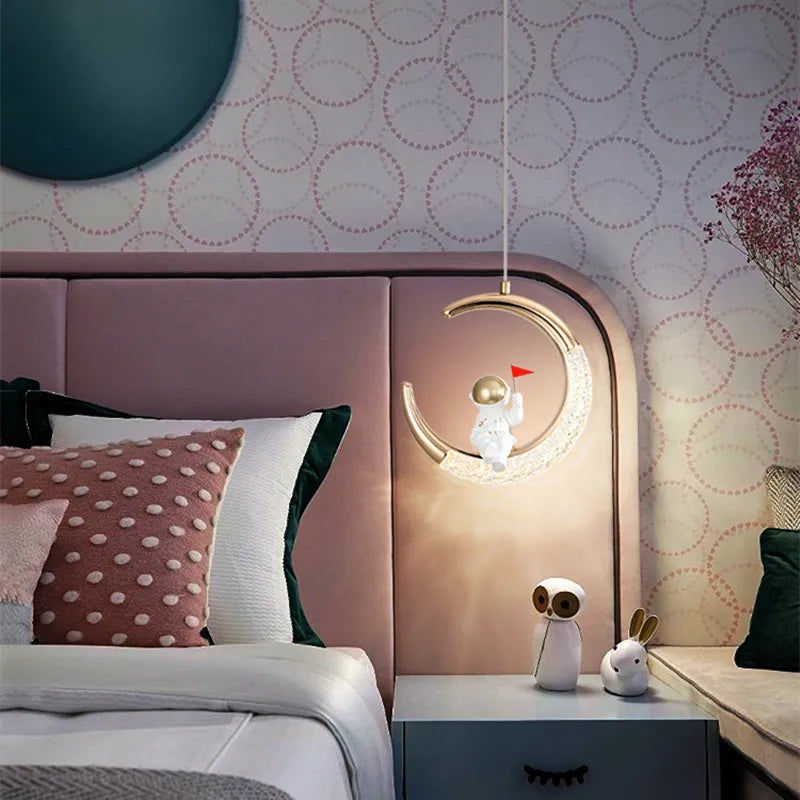 Lustre — Chambre d'enfant lustre de chevet moderne minimaliste lumière de luxe dessin animé garçon fille chambre lune lampe astronaute petit lustre