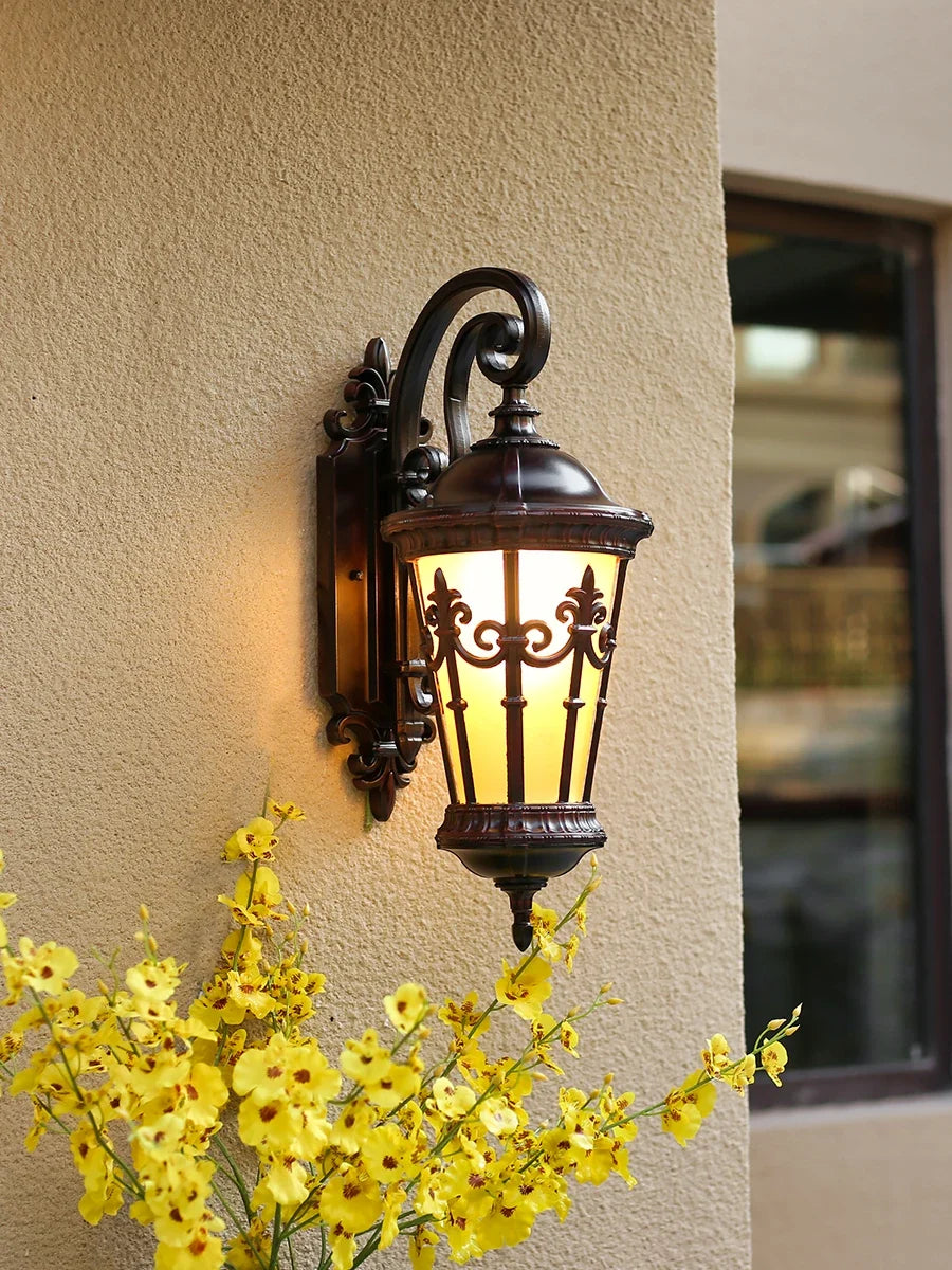 Applique murale — Extérieure rétro européenne étanche pour jardin et balcon